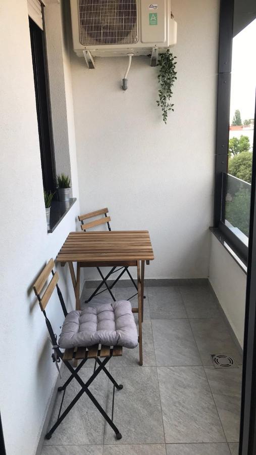 Tesla 70 Apartment With Secure Parking In The Garage Novi Sad Exterior photo